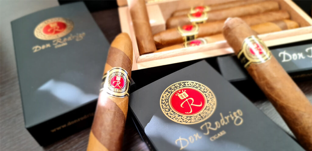 Banderas for cigars and box